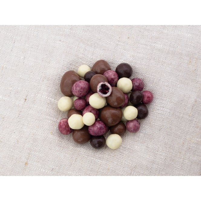 Berries in a mix of Chocolate 